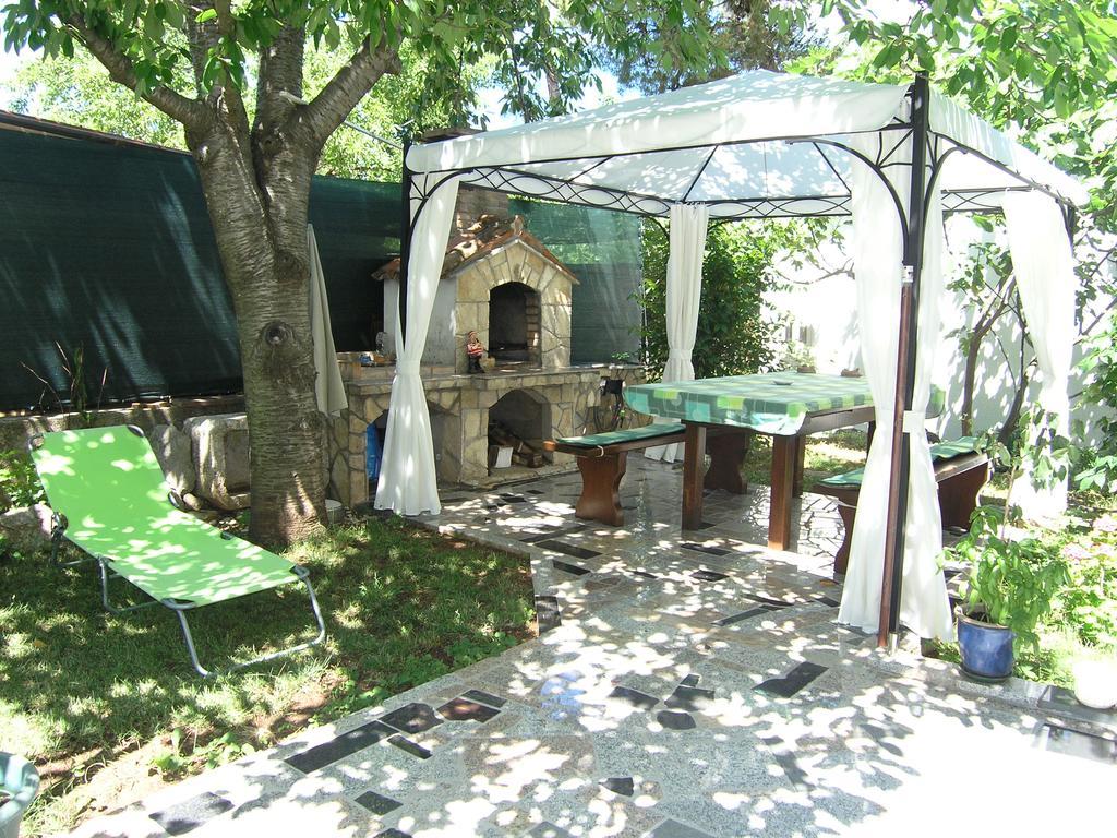 Apartman Vera Krk Town Luaran gambar