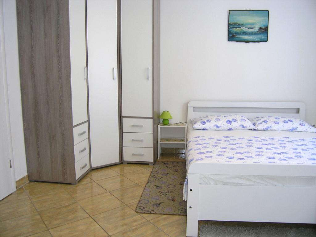 Apartman Vera Krk Town Luaran gambar