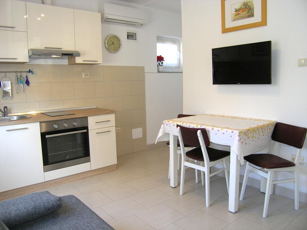 Apartman Vera Krk Town Luaran gambar