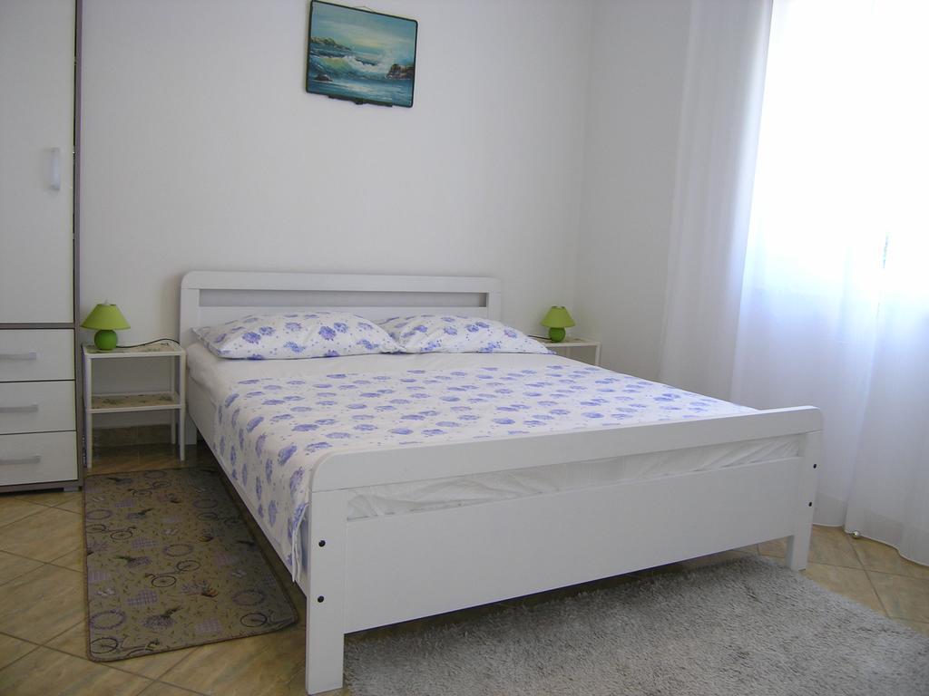 Apartman Vera Krk Town Luaran gambar